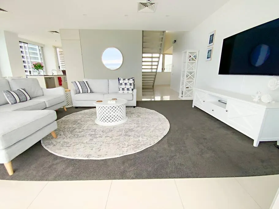 Air On Broadbeach Beachfront 2Level Stunning Apartment With 180 Degree Views 골드코스트